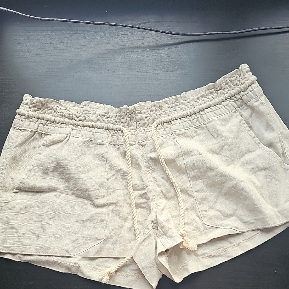 Roxy Women's Tan Cargo Shorts NEW WITH TAGS